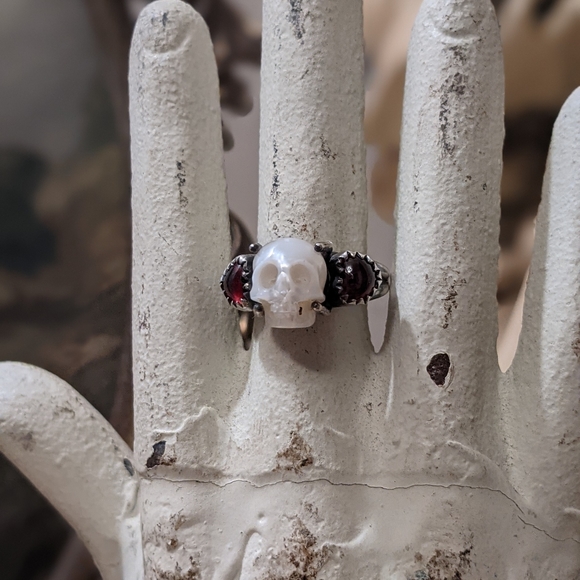 Sterling Silver Pearl Skull & Garnet Heart Ring - Picture 2 of 8